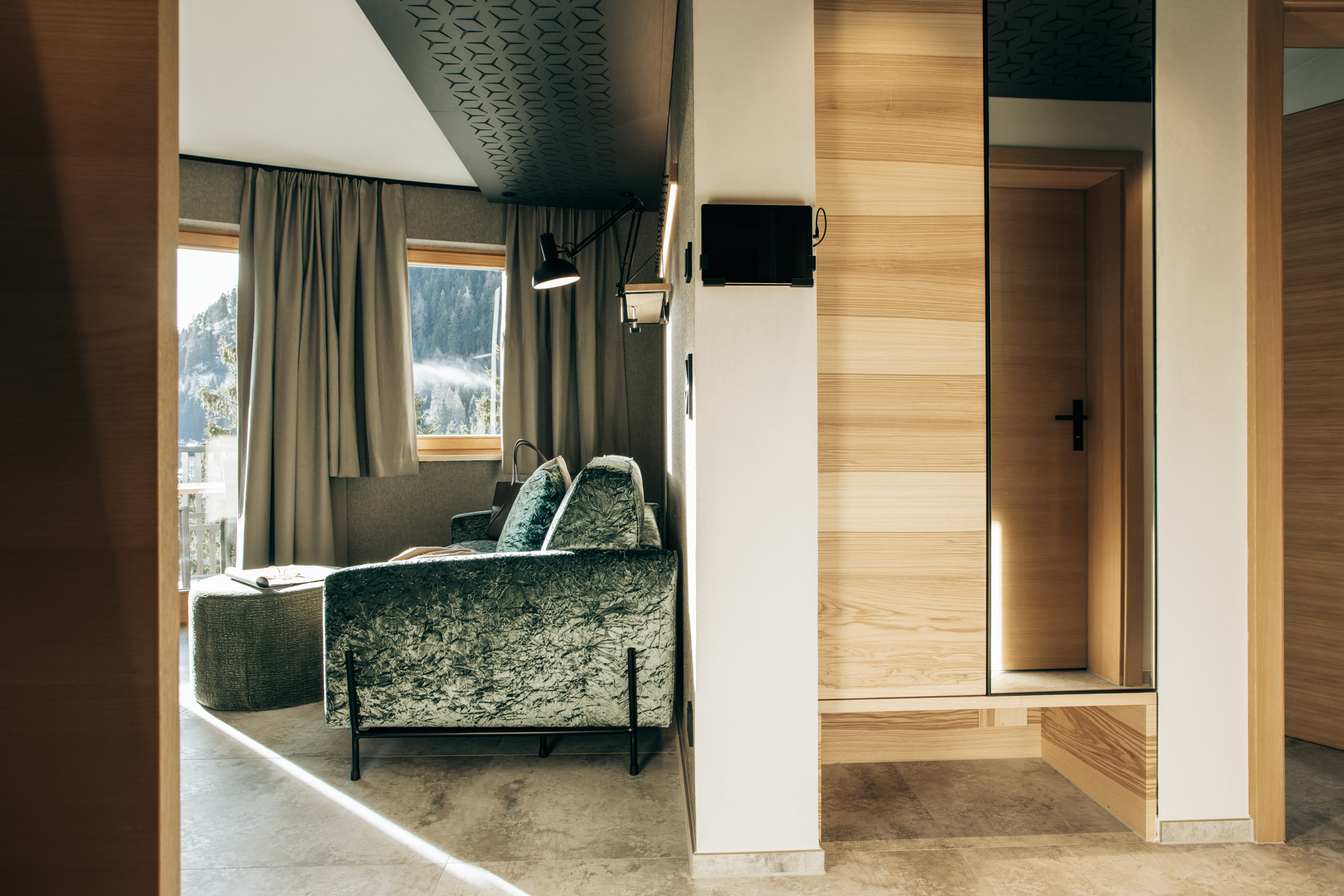 Story Aparthotel or Hotel? 7 Reasons Why an Aparthotel Might Be the Better Choice for Your Holiday Story: Aparthotel or Hotel? 7 Reasons Why an Aparthotel Might Be the Better Choice for Your Holiday